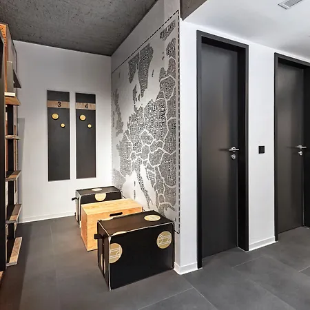 H.ostel Vandrarhem *