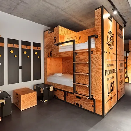 H.ostel مونستر