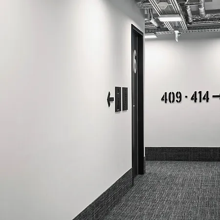 H.ostel Vandrarhem *