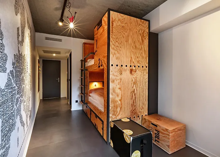 H.ostel بيت شباب *