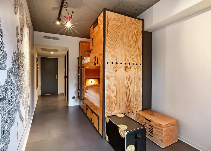 H.ostel بيت شباب مونستر